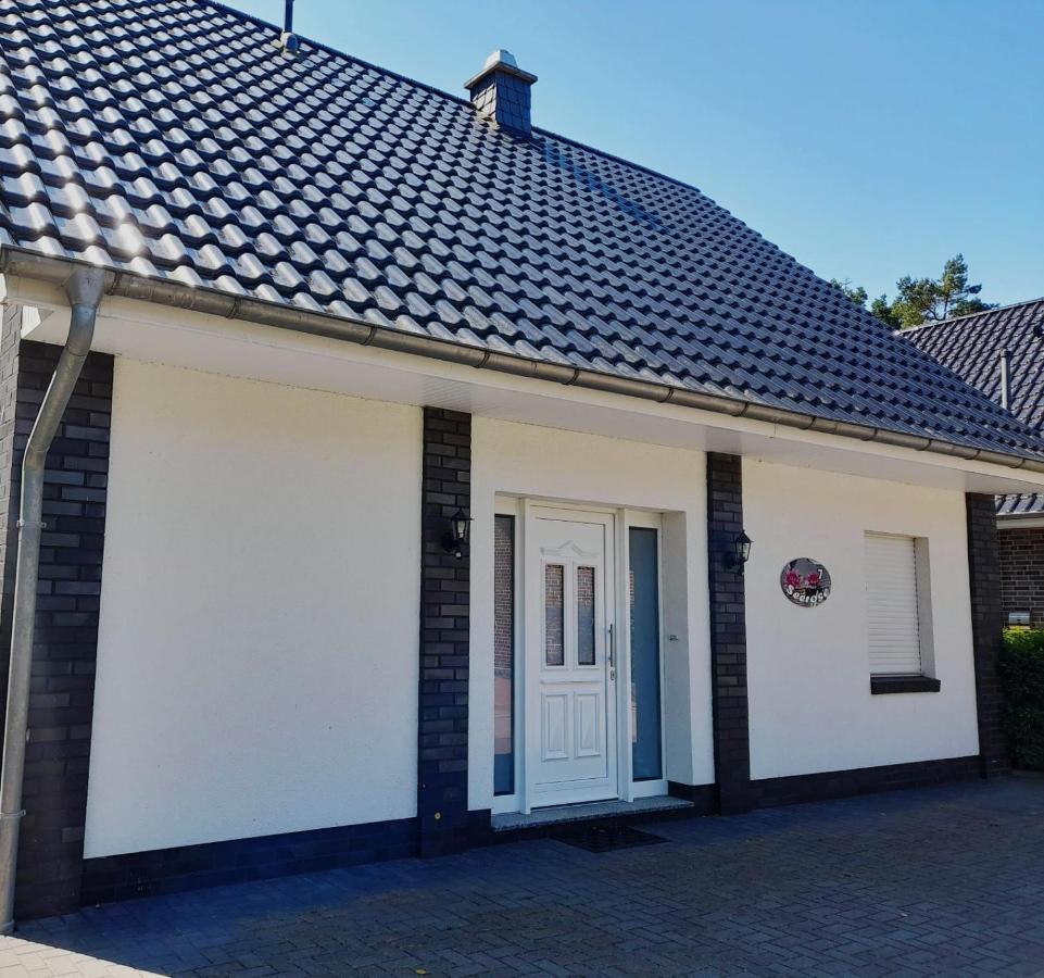 Ferienhaus Seerose Friesoythe Bagian luar foto